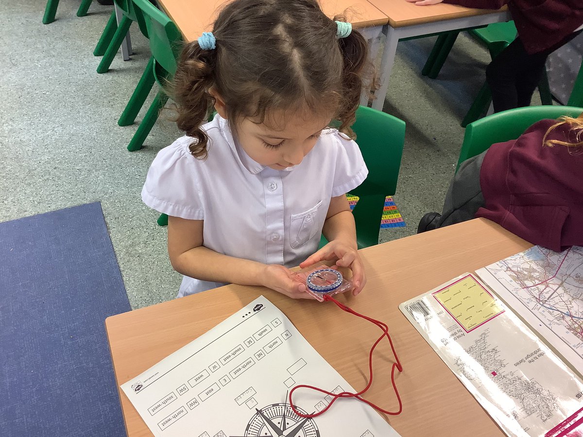 AllSaintsTraff's tweet photo. Super map & compass work today in Year 1 #ourlocalarea #North #East #South #West #direction #clockwise #anticlockwise #ordnancesurveymap #mapsymbols ✏️🗺🏡⛪️🌟 https://t.co/cdEriNAOjf