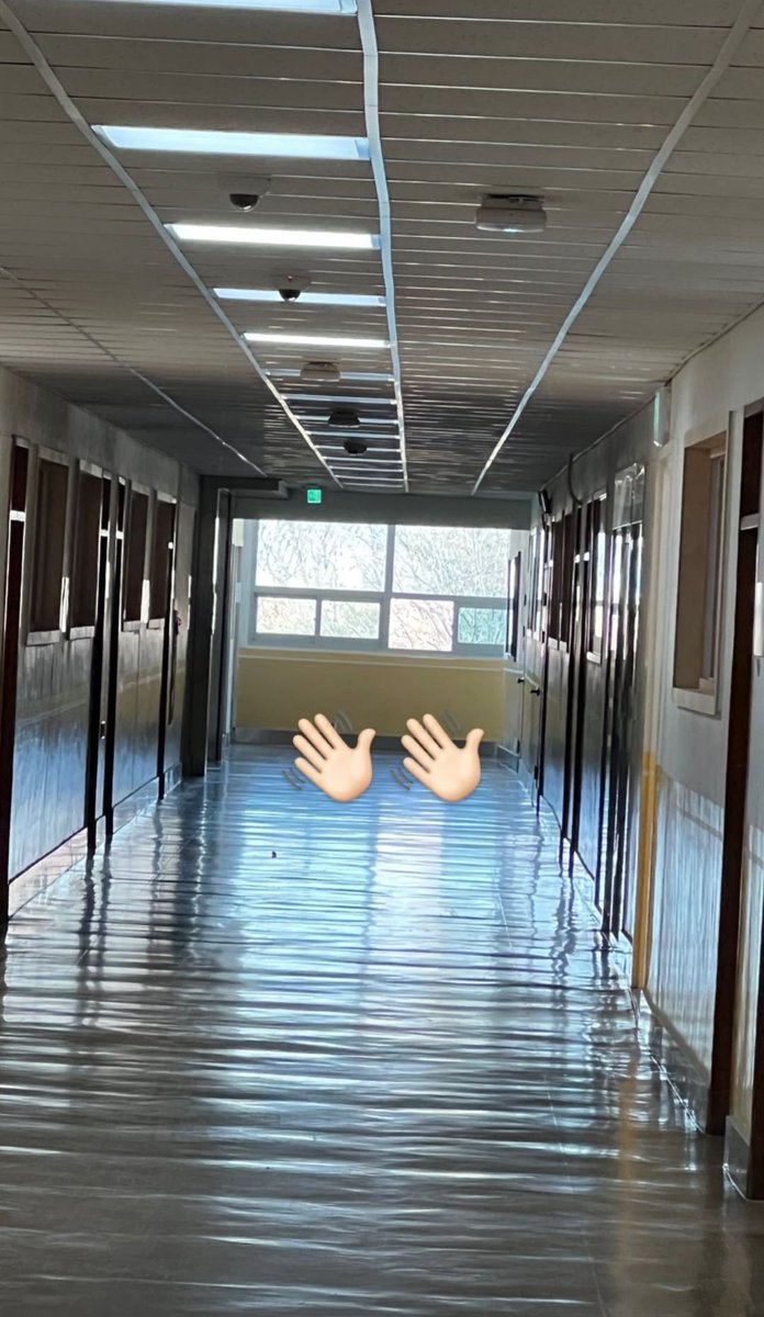 [IG STORY UPDATE]
Congrats donghyun, you did it , happy graduation 🥳🎉