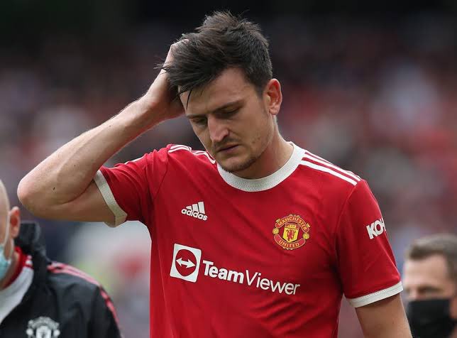 stardomgys11's tweet photo. #BURMUN this man is the reason why we sacked ole , and this same reason why will be forever be aimless if , don’t get him out of the club … £80m Captain getting spun with ease ffs 🤦♂️ 😒🥸🥸 🤡 ☺️ #maigure please don’t playing him 🤦♀️ https://t.co/GBdC03RsMz