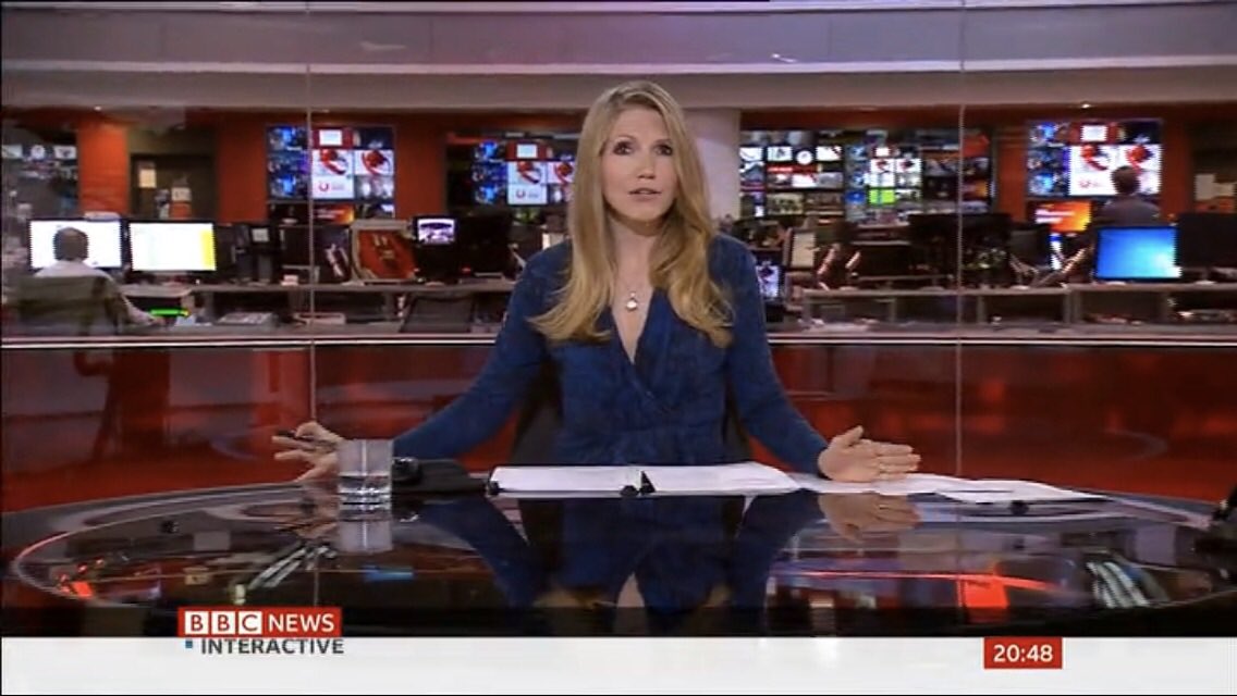 bbcbaxter's tweet photo. Life of a newsreader #bbcpresenter #bbcnews #LiveTV https://t.co/s0sAb4Y51z