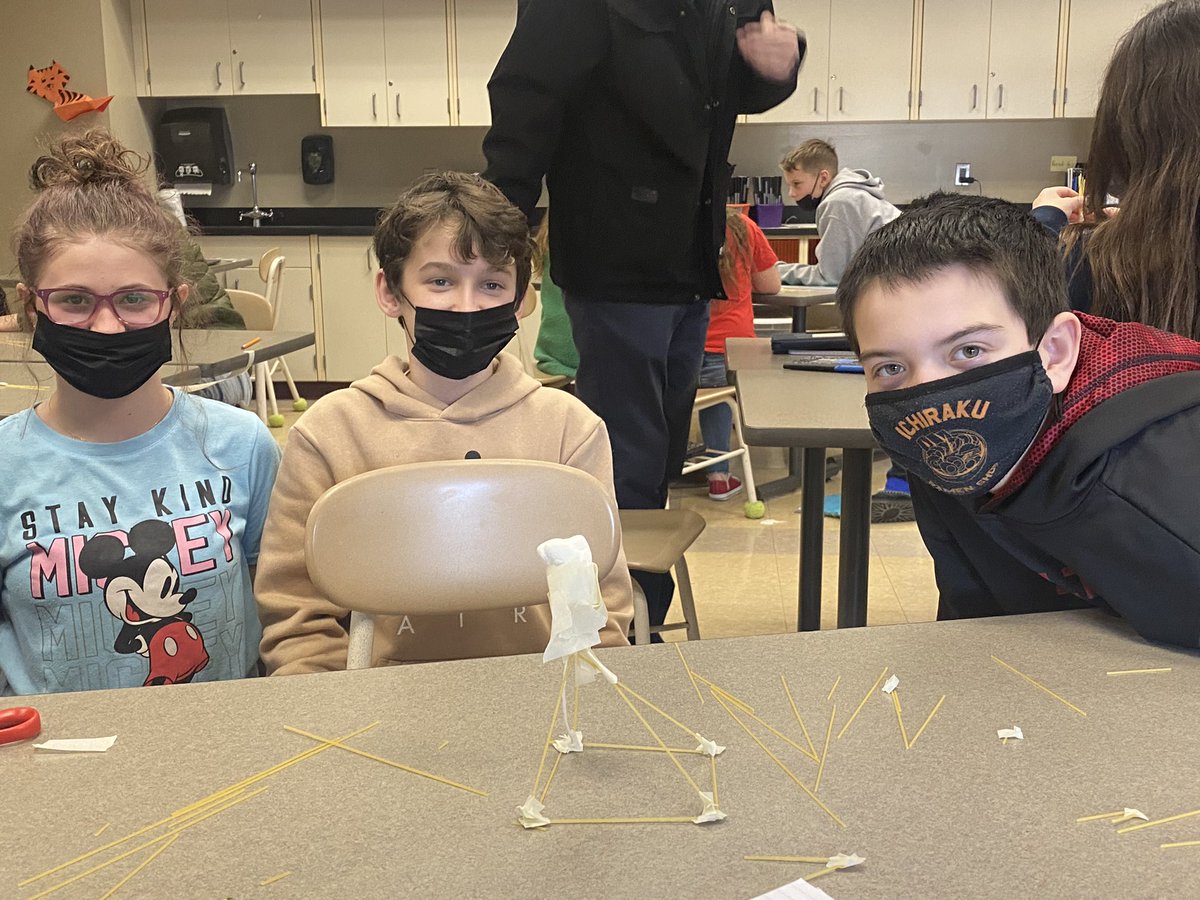 eboorNJ's tweet photo. Students in Mrs. Tortorelli’s Science Classroom create Spaghetti Marshmallow Towers to understand teamwork and learning through failure to modify and improve their designs.  #engineeringdesignprocess #theleaningtowerofspaghetti #spaghettimagnifico🍝 @mtortorelli6 @HowellTwpMSS 😎 https://t.co/EQneiV3U51