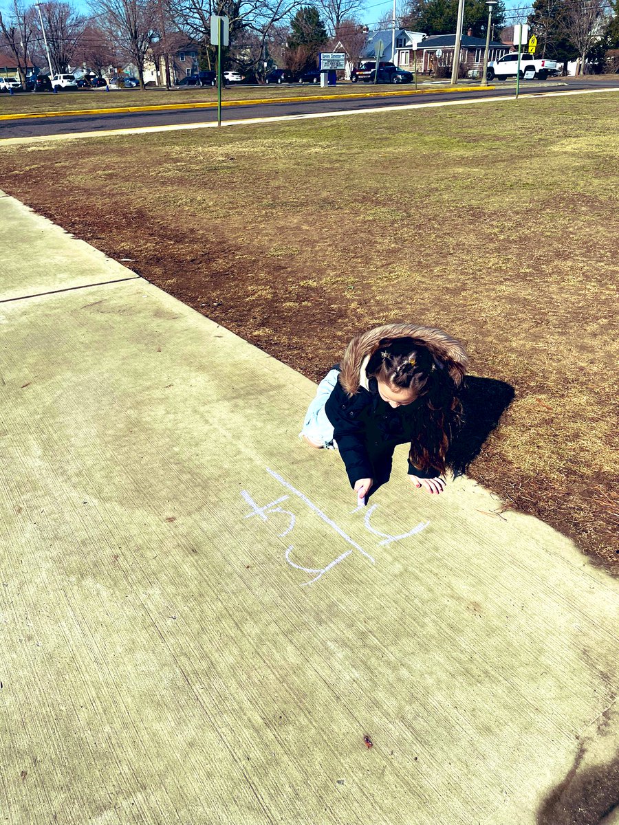 When it’s nice out, we move Fundations outside ☀️!! #kindergartenfun <a href="/BayviewParents/">Bayview Parents</a> <a href="/MTPSpride/">Middletown Township Public Schools</a> <a href="/BayviewESchool/">Bayview Elementary</a>
