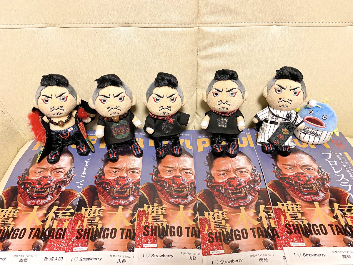 njpwrintki's tweet photo. おはようございます。昨日はザコシメガネを出して終わってしまいましたが笑、昨日フォロワさんでいつも本当に本当にお世話になっているにゃんこさん(@nyanko_1920 )からこちらの品が😭😭😭しかもTKGたち全員分５冊も！！🥺✨✨
本当にありがとうございます！！
#ParuPi https://t.co/5xBh3l8ihM