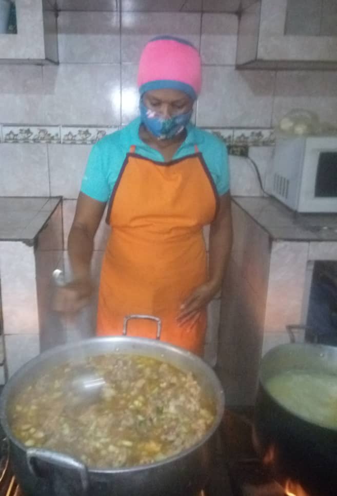 #8Feb #Sucre/Activadas las madres elaboradoras con la entrega de plato nutritivos a los misioneros elaborados con mucho amor y compromiso revolucionario #PatriaLibreYSoberana <a href="/NicolasMaduro/">Nicolás Maduro</a> <a href="/NorisHerrerar/">Noris Herrera</a> @MP_Comunas <a href="/PedroMelendez86/">Pedro Meléndez</a> @GPintoVzla <a href="/FundaproalO/">Fundación Programa de Alimentos Estratégicos</a>