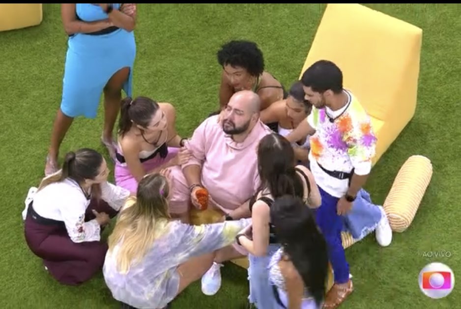 giparisan's tweet photo. me poupe que o abravaneto agora vai ficar fazendo papel de viúva da naiara sendo que ele tratou ela que nem um lixo o programa inteiro #bbb22 https://t.co/fDTzzsjuoH