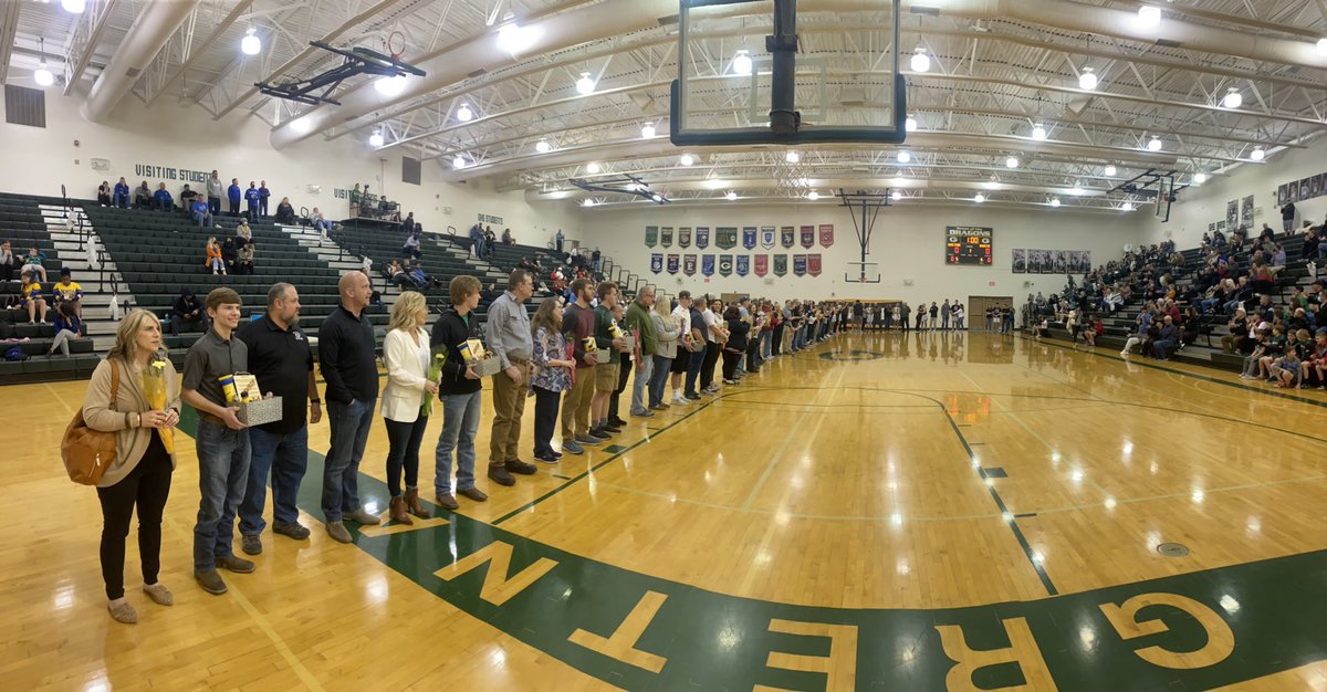 GretnaDragonAD's tweet photo. Fun night of basketball with @ops_vikinghoops as we had the chance to honor 27 Seniors as well as Coach Skrdla for his 600th win!  Thank you to our Seniors and to Coach Skrdla.  What a fantastic career! https://t.co/lJHNULiEmo