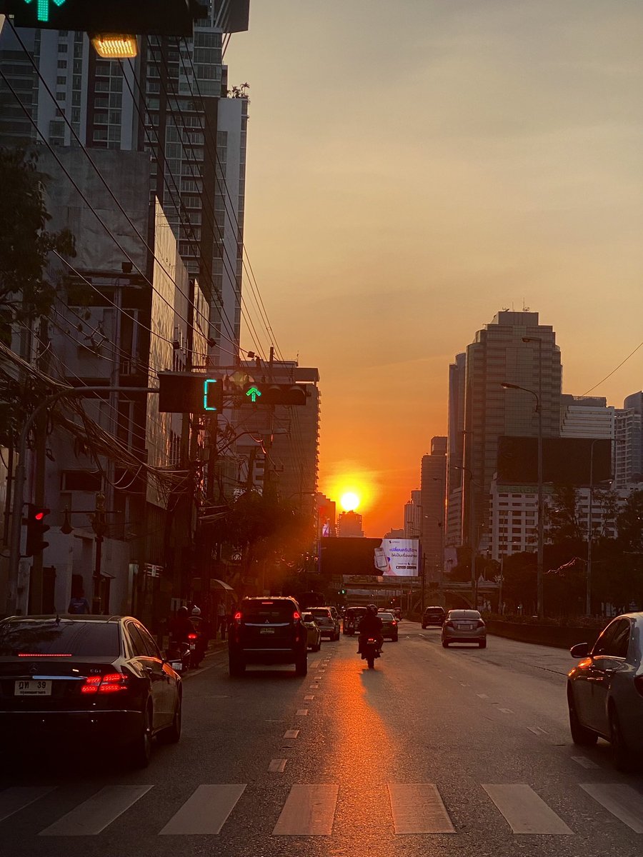 Clara R. tweet media