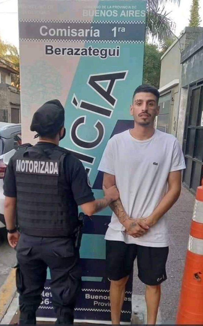 Muffarini12's tweet photo. Las pibitas me llaman, tamo preso https://t.co/EFYGzjiIGW