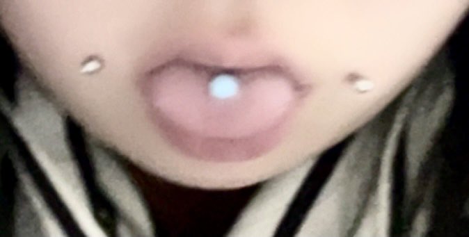 EstrousCat's tweet photo. #穿孔 #舌钉 #酒窝钉 #唇钉 https://t.co/WEKQOJwzss