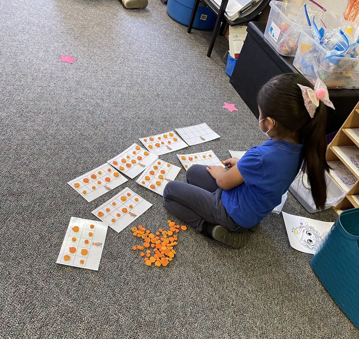 missjblank's tweet photo. First graders enjoying their counting collections! @villacortarusd @RowlandSchools https://t.co/YtHlAEW1mp