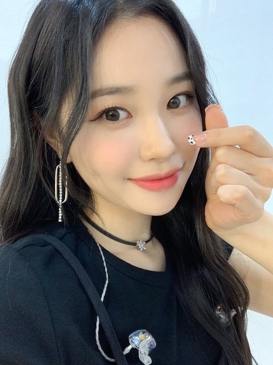 jihan is the cutest <3