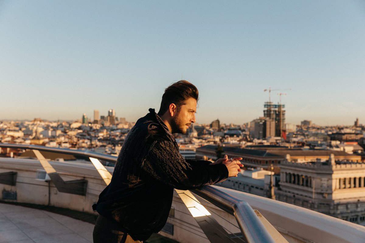 manuelcarrasco_'s tweet photo. Tres dias para “Fue”  y cuatro días para el comienzo de la gira #hayquevivirelmomento qué además viene con sorpresa...⚡️🔥 
#fue https://t.co/fqZm3oYzej