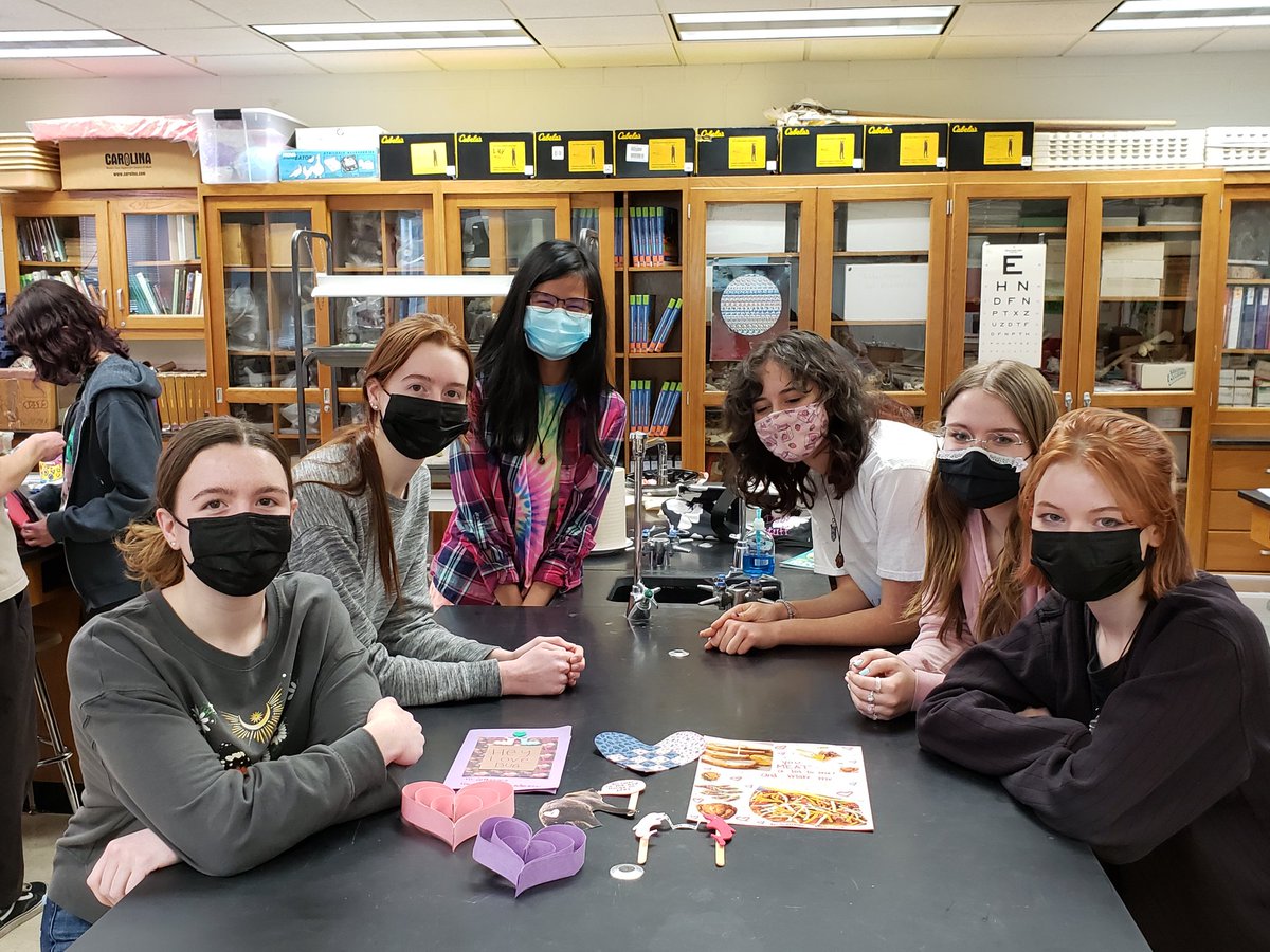 BioExplorations's tweet image. Planned our up coming Earth Day Recycled Art Contest and then had time to make some creative Valentine's Day cards with recycled materials! @d202schools @Activities_PHS