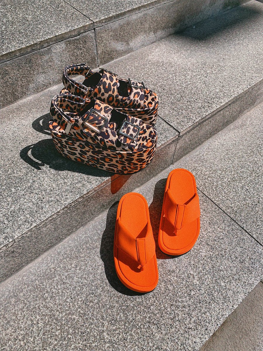 MINASHbeach's tweet photo. Flat &amp; High 🧡 

¿Sabías que hacemos envíos a tooodo el mundo? Yes, we do #worldwideshipping ✈️🛒 

Ingresá a nuestro e-shop y encontrá estos y muchos modelos más https://t.co/dzsaxqQQas 

#shoes #style #styleinspo https://t.co/J24L0jeR86