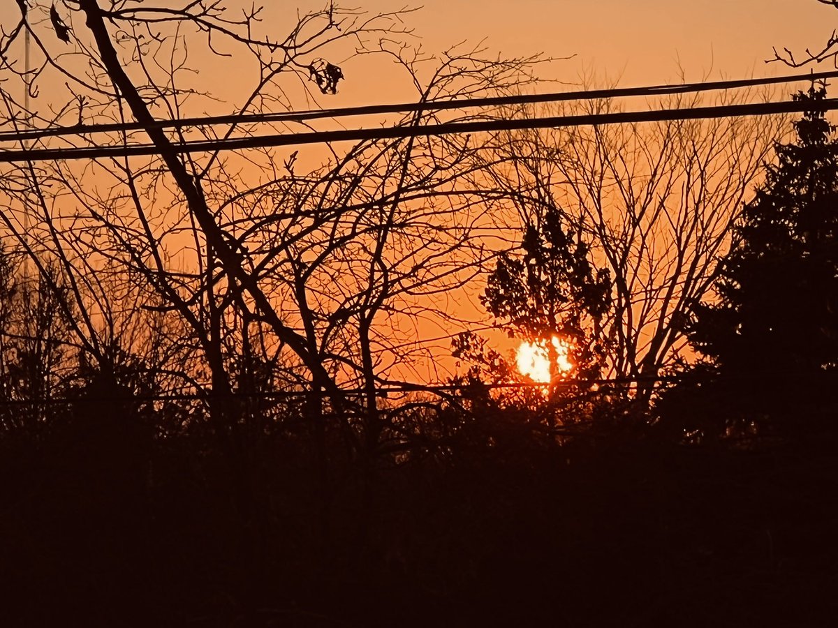 An orangy sky tonight <a href="/GabeWasylko/">Gabe Wasylko</a>