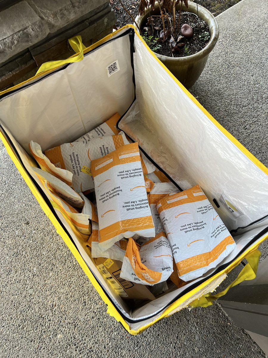 FreebieV's tweet image. 🎉 Another tote! 🎉 39 Fire TV Sticks! If this isn’t the best bot ever, I don’t know what is. Shoutout @FreebieFrenzy @pricerrorguy @DZ1111 @Sauceservers