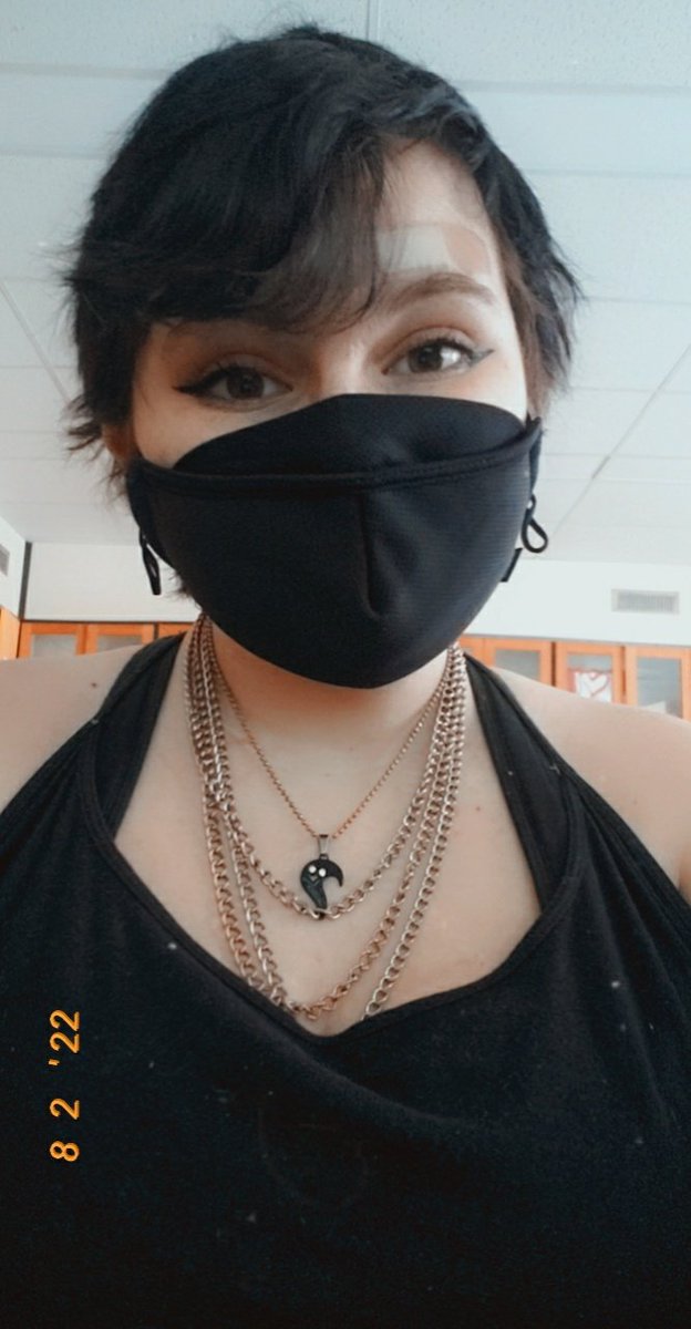 Rosaroki_'s tweet photo. Guys I feel really pretty today but in a boyish kinda way! https://t.co/Z8GPyriGdy