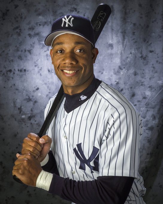 sgilsantiago's tweet photo. Perdió a los 55 años la batalla ante el cáncer⤵

Lamentable el fallecimiento del ex-grandes ligas Gerald Williams, jugó 14 temporadas, 7 de ellas con los yankees, donde ganó un anillo de Campeón en 1996⚾

Paz a su tumba➕ https://t.co/676lKK7YoN