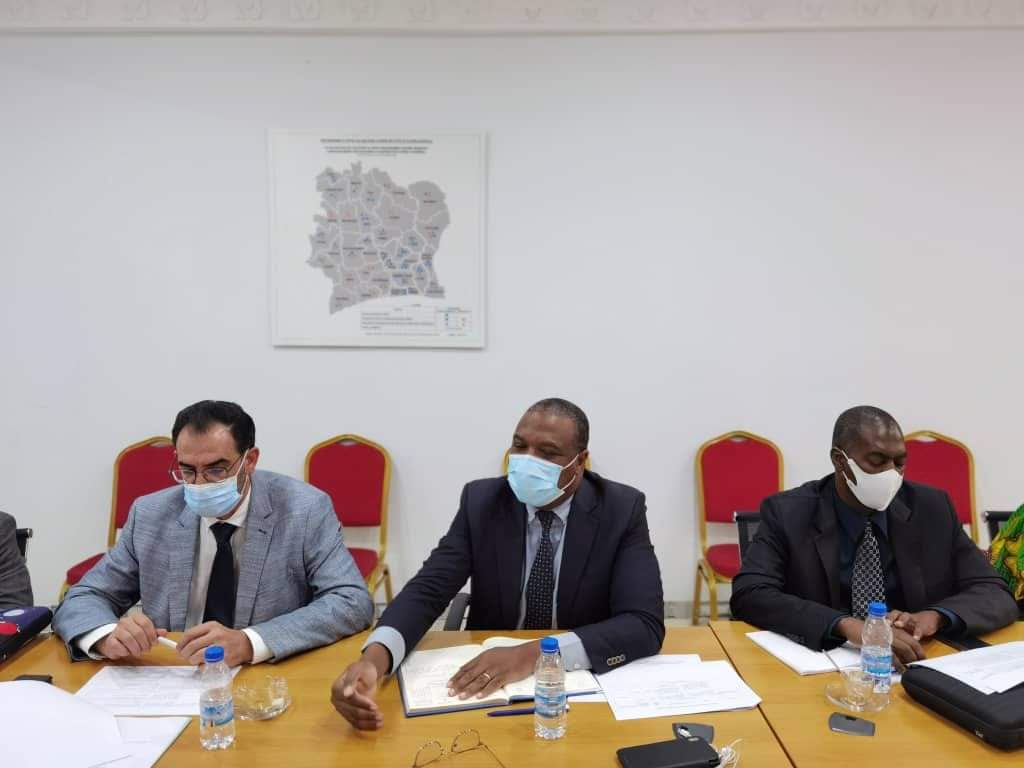 CCCCIUE's tweet photo. INITIATIVE POUR UN CACAO DURABLE EN CÔTE D’IVOIRE 

Sous la présidence du CN de la CCCCI/UE, M. BAMBA Semon, s’est tenue, ce jeudi 03 Février 2022, la première réunion du Comité de suivi des Indicateurs de l’appui budgétaire « cacao durable en Côte d’Ivoire »,... https://t.co/k6EUJbcEUn