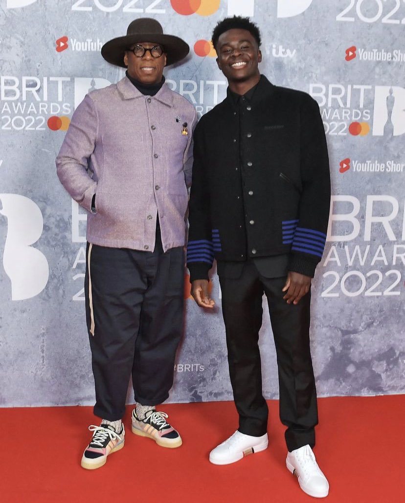 AbsoluteArse's tweet image. Does this warm other people’s hearts the way it warms mine? ❤️

#arsenal #saka #wright #BRITs