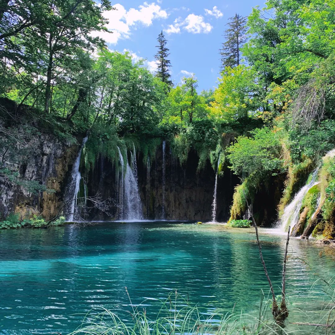 He is good. He is faithful. And He’s the master of the miraculous breakthrough. Do not fixate on your problem, fix your eyes on the One who promised never to leave you or forsake you. This is a time for great faith. May faith arise!