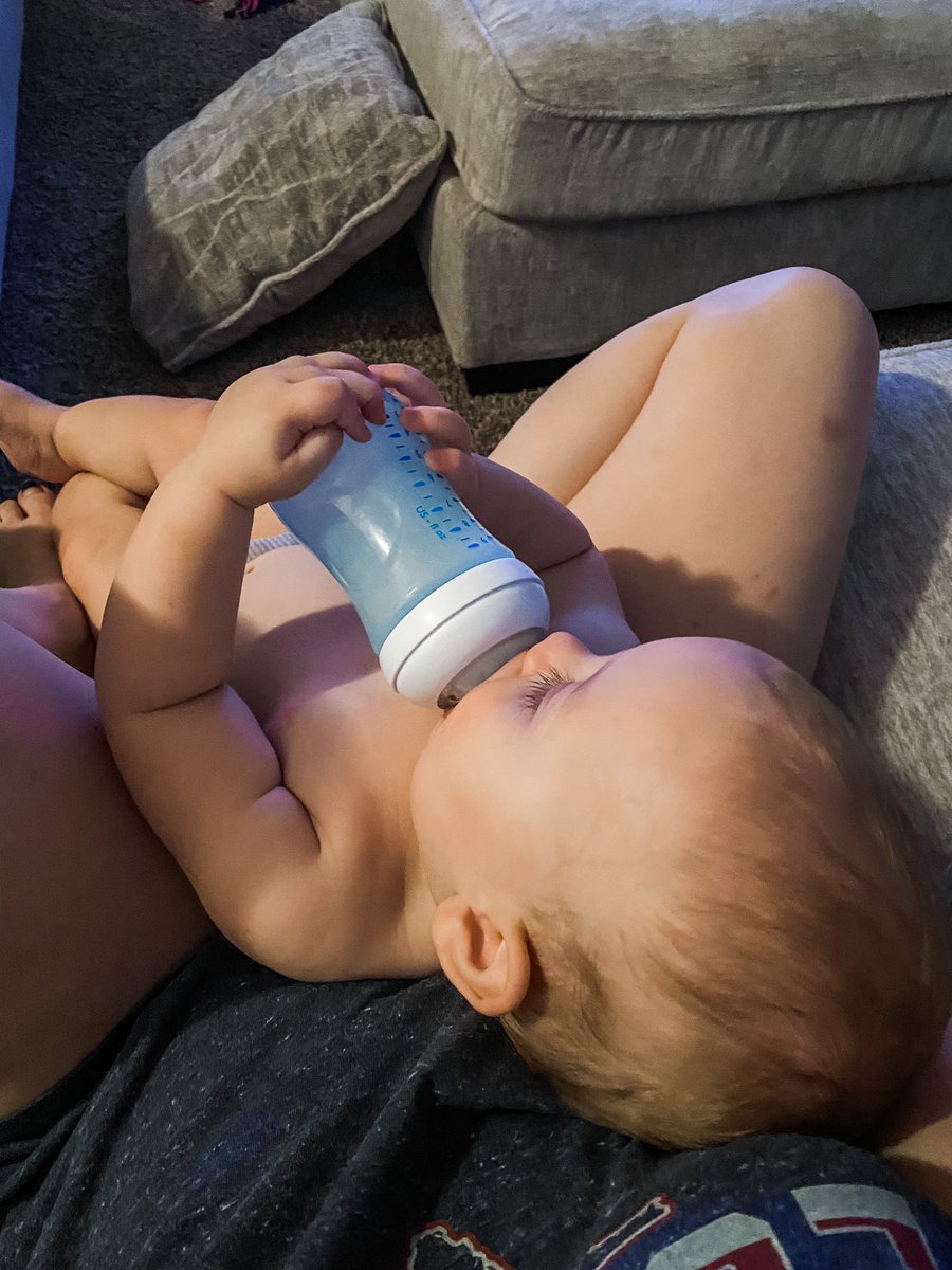 nikolexoo's tweet photo. Milk drunk https://t.co/RBSDB0sSNs