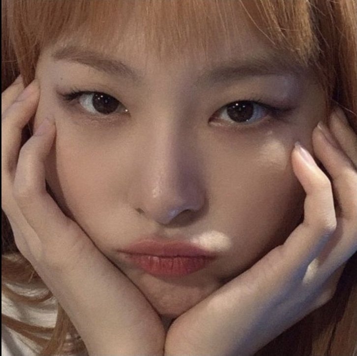 ikeu_chelle's tweet photo. Ya casi es el cumpleaños  de seulgi
 </3 https://t.co/ZbaIvQwaLZ