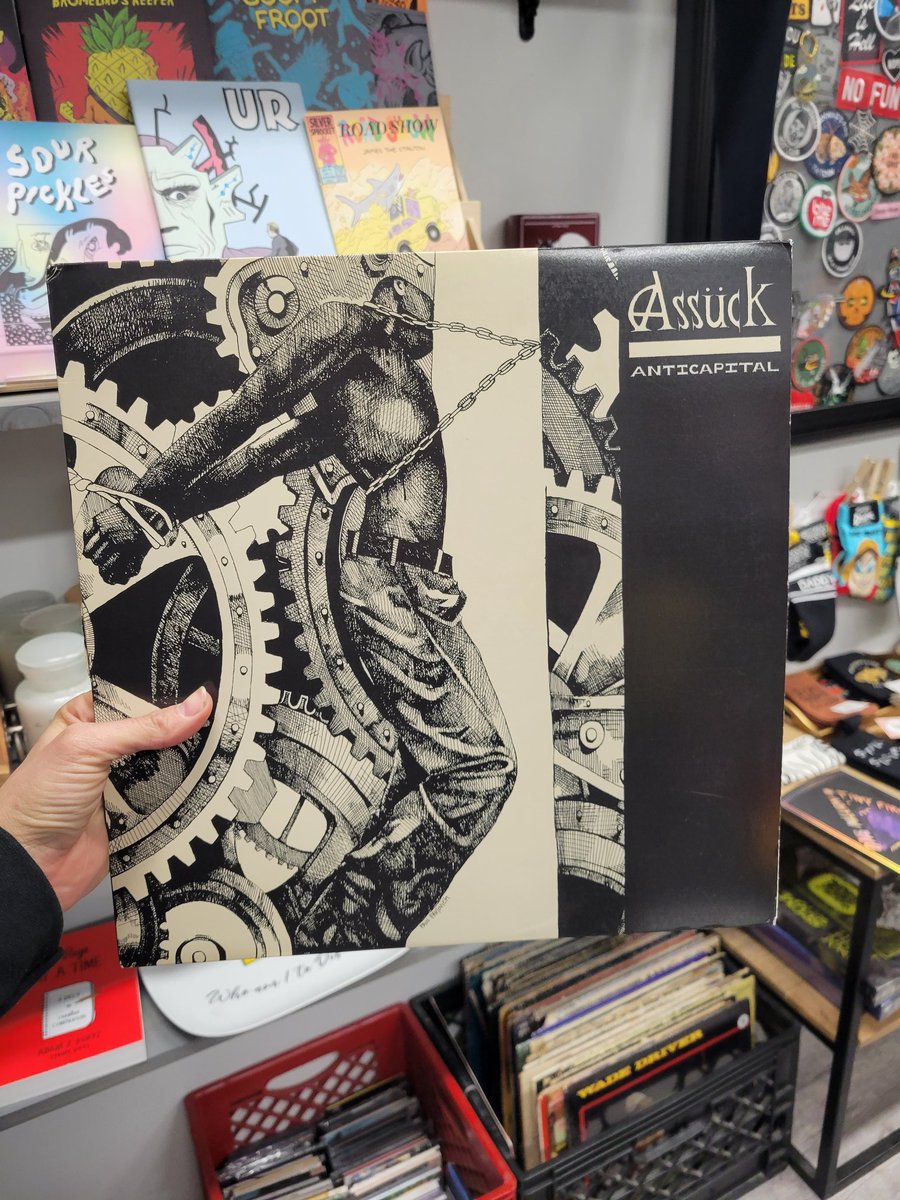 VinylFantasyBK's tweet photo. Fuck you guys. This one is coming home with me. A 1991 1st pressing that I've been on the hunt for since I was 17. I deserve it.
#assuck #grindcore #florida https://t.co/a2RAqFwLnT