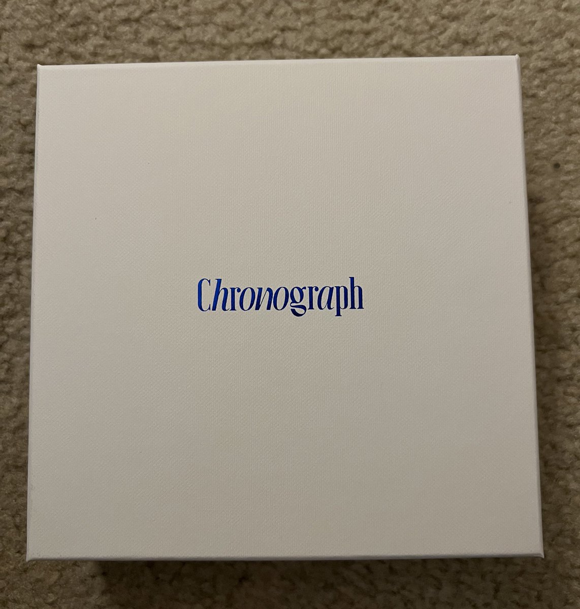 x_ahreum_'s tweet photo. ⚠️VICTON GIVEAWAY⚠️

one (1) winner will receive the Chronograph Graphin version with the attached pcs!! 
rules:
- don’t have to be following!! just like/rt and comment who your bias is!!
- worldwide !!! 
give away ends on the 14th!!💙💛 https://t.co/A3hLgzcSOe