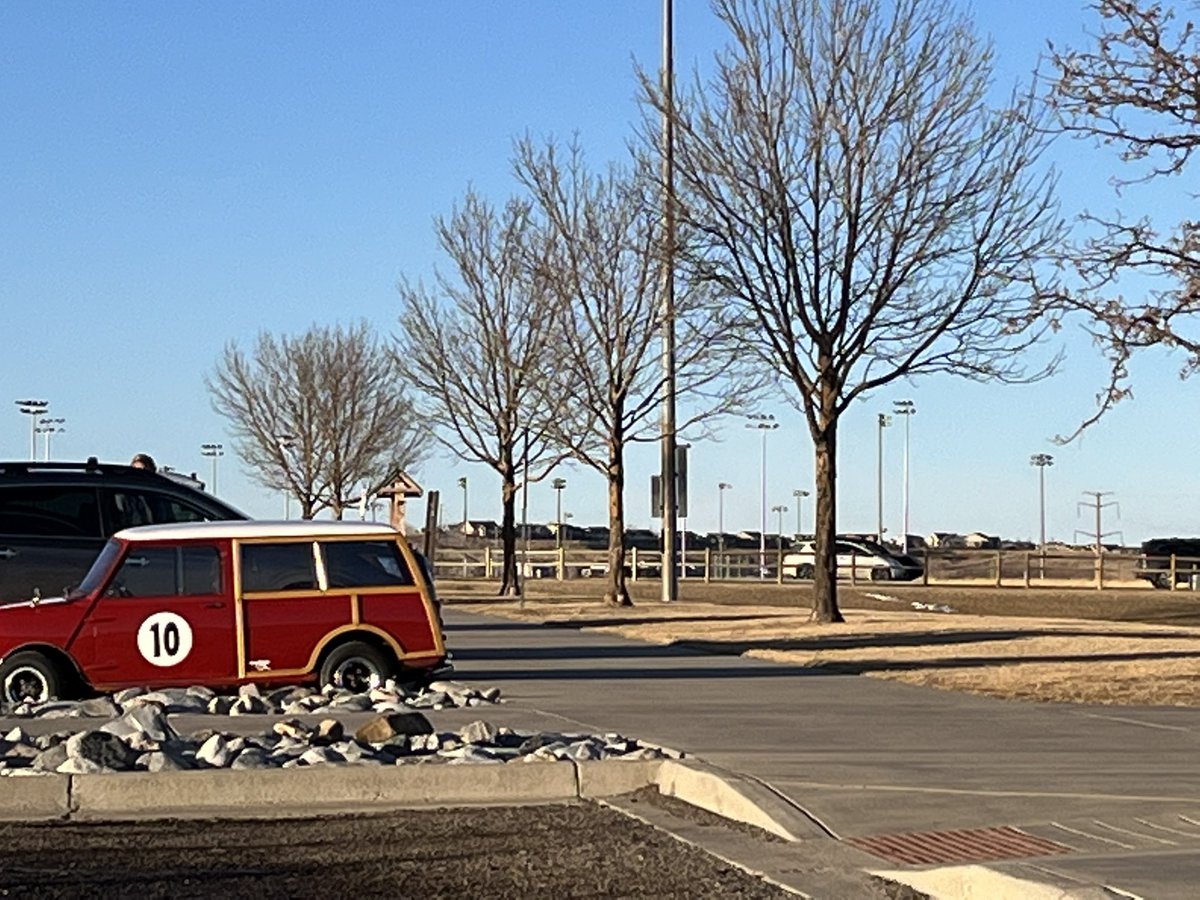 cubbuenning's tweet photo. My love for @Arsenal is obvious and the specific affection for #10DB Dennis Bergkamp is unparalleled. This car is owned by the coach for my youngest—a creative but tall &amp; forceful #6. Dude is a Gooner and rolls like this. Kinda glad to be back at the pitch. #Arsenal https://t.co/kM9R3ZmSVo