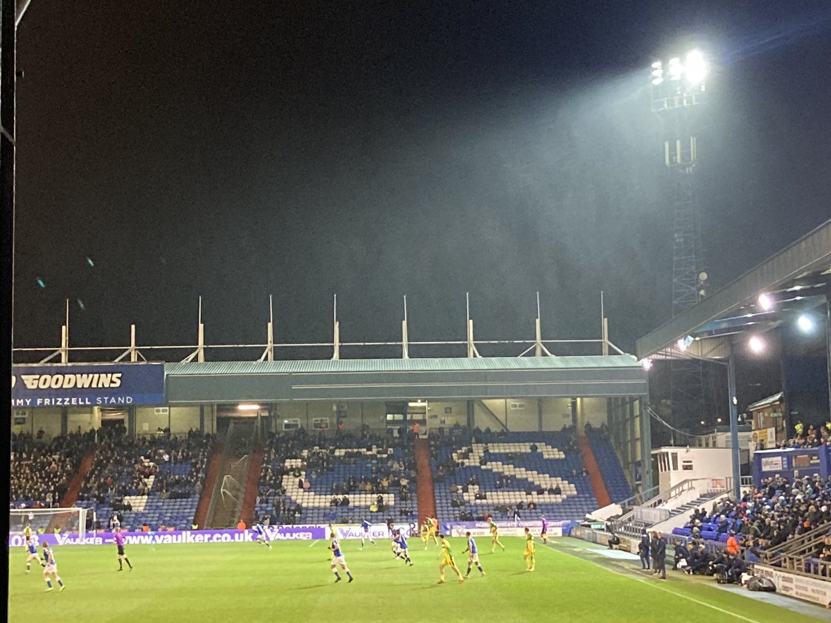 sipetch's tweet image. Why did I think Oldham away on a Tuesday night was a good idea?? 🤦🏻‍♂️😬😴