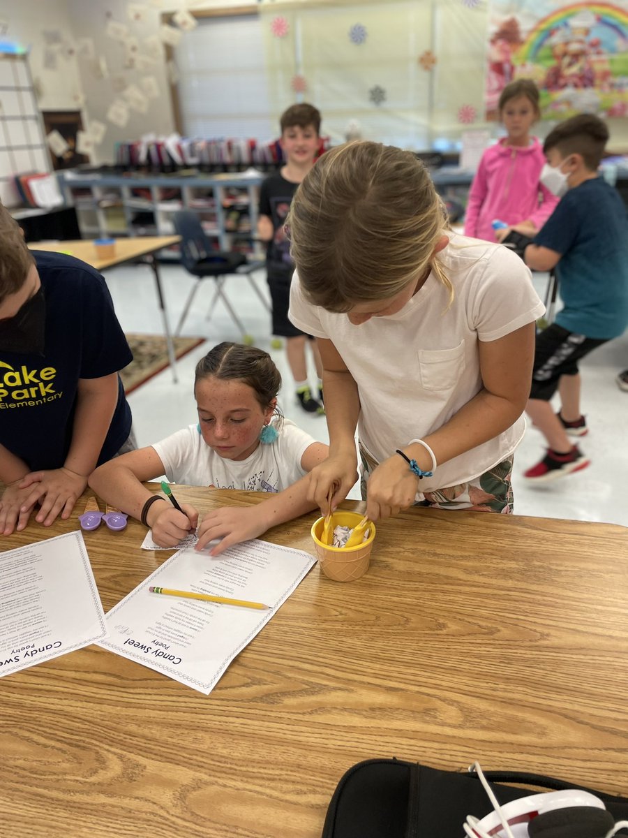 🍩🍭We took a SWEET trip to Candy Land! We reviewed ELA targets by creating figurative language donuts, competing in an ice cream reading relay and playing Candy Land comprehension!🍦🍬 <a href="/LPEPanthers/">Lake Park Elementary</a> <a href="/collierschools/">Collier County Public Schools</a>