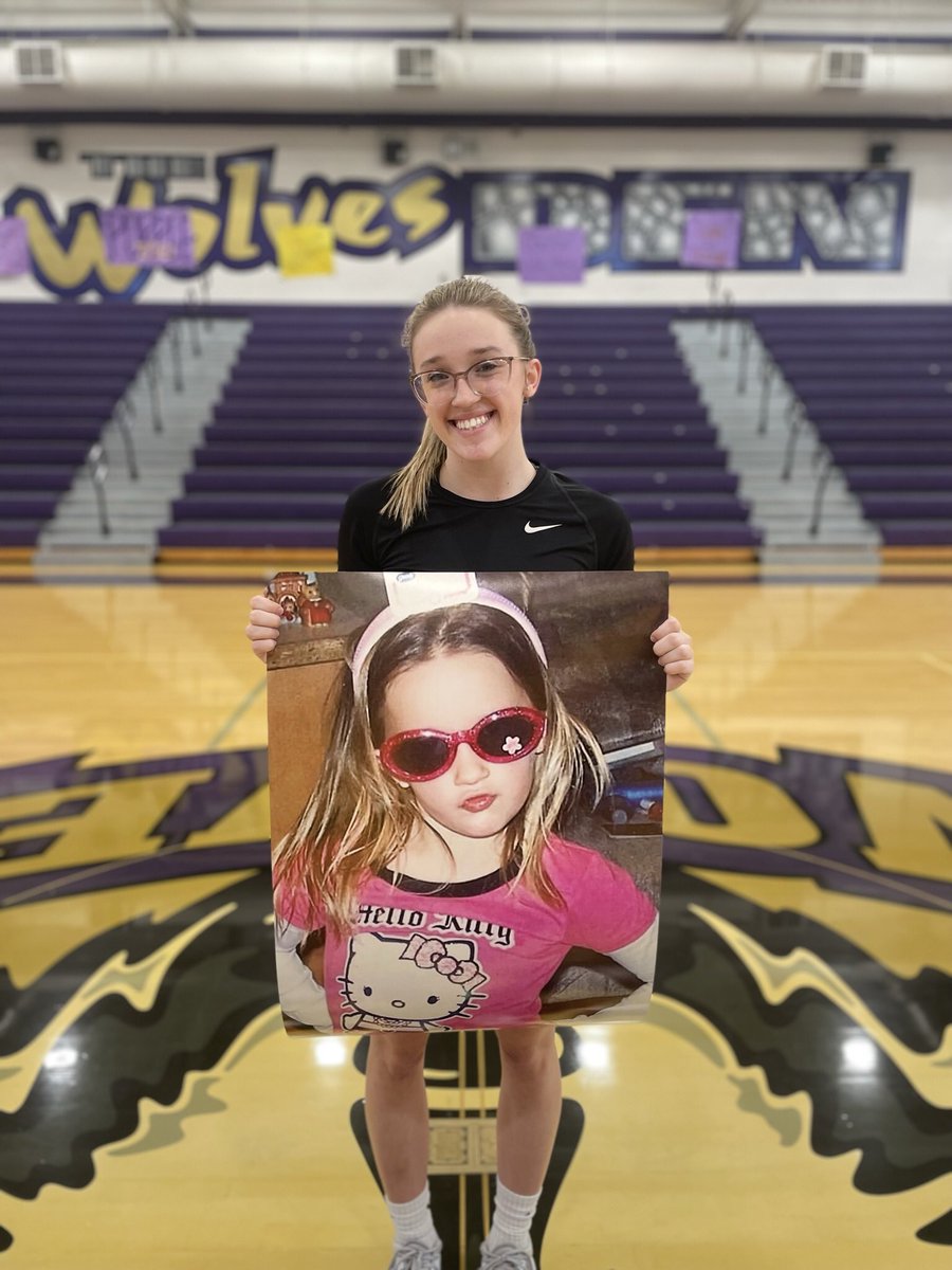 Nina_Garcia33's tweet photo. Senior Night 🐺🏀 … 😪 https://t.co/JvQnWpqSpe