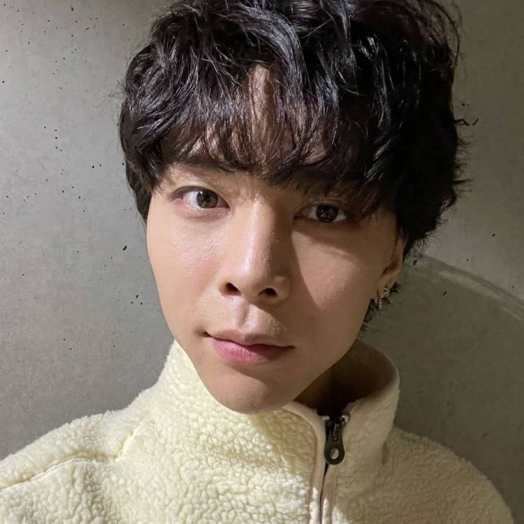 209hub's tweet photo. forever my favourite selcas ૮ ˶ᵔ ᵕ ᵔ˶ ა #쟈니 https://t.co/B82vJmZjrj