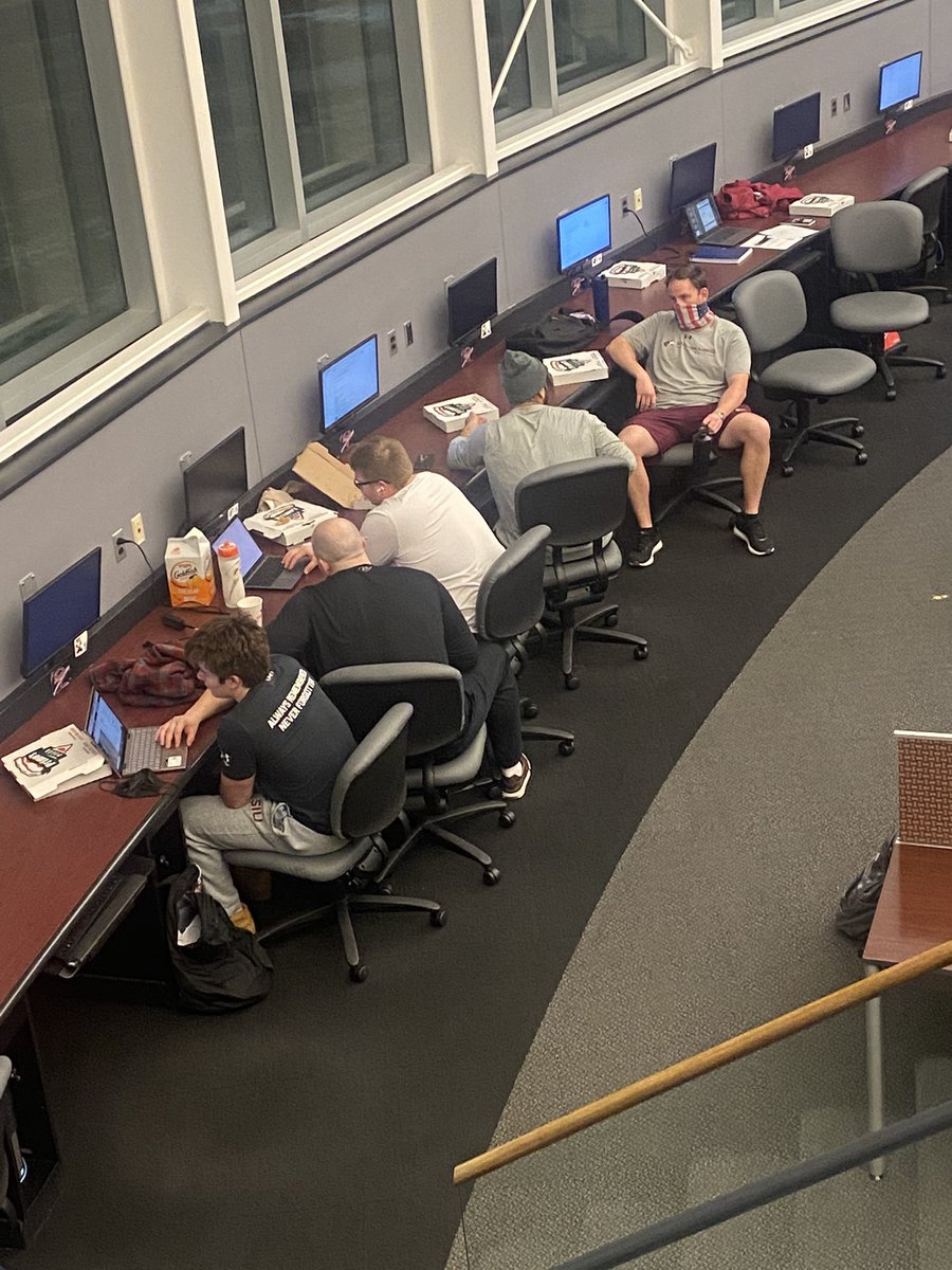 JackReardonSIU's tweet photo. More photos of freshman study tables #AcademicFirst https://t.co/pFp4l1MMhD