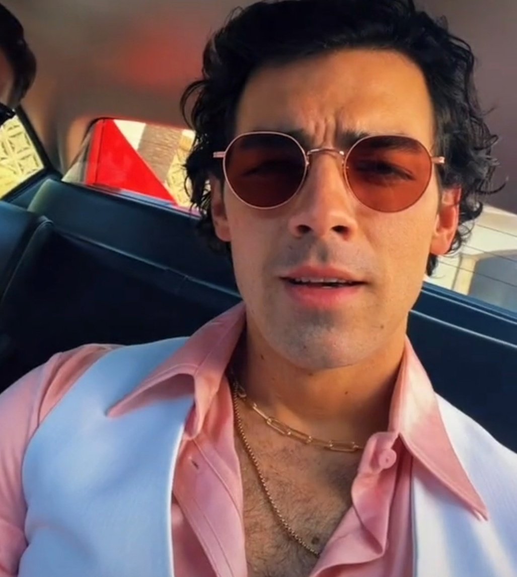 joejonasarchive's tweet photo. joe jonas, 2022. https://t.co/fzZ1LCkYdx