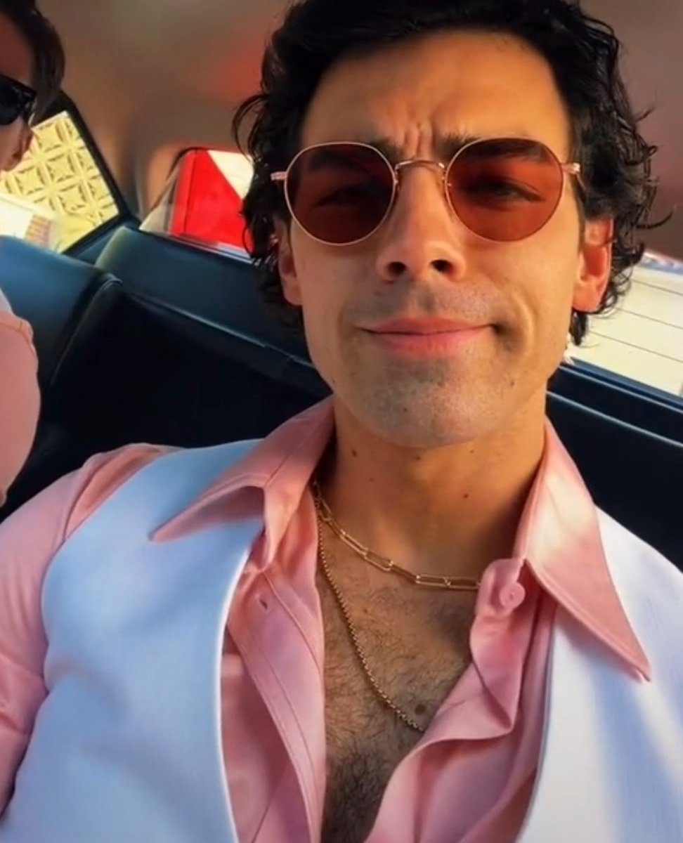 joejonasarchive's tweet photo. joe jonas, 2022. https://t.co/fzZ1LCkYdx