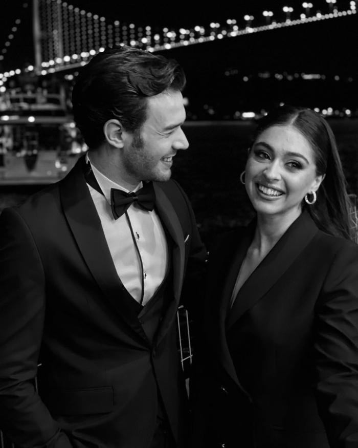 TurkishTvLovers's tweet photo. Love Couple❤️🔥
...
#BahtOyunu #AdBor #love #story #CemreBaysel #AytaçŞaşmaz #AyCem #Adbor #AdaBora #GameofFortune #GameofBaht #aytacsasmaz https://t.co/EaQNkFAxSo