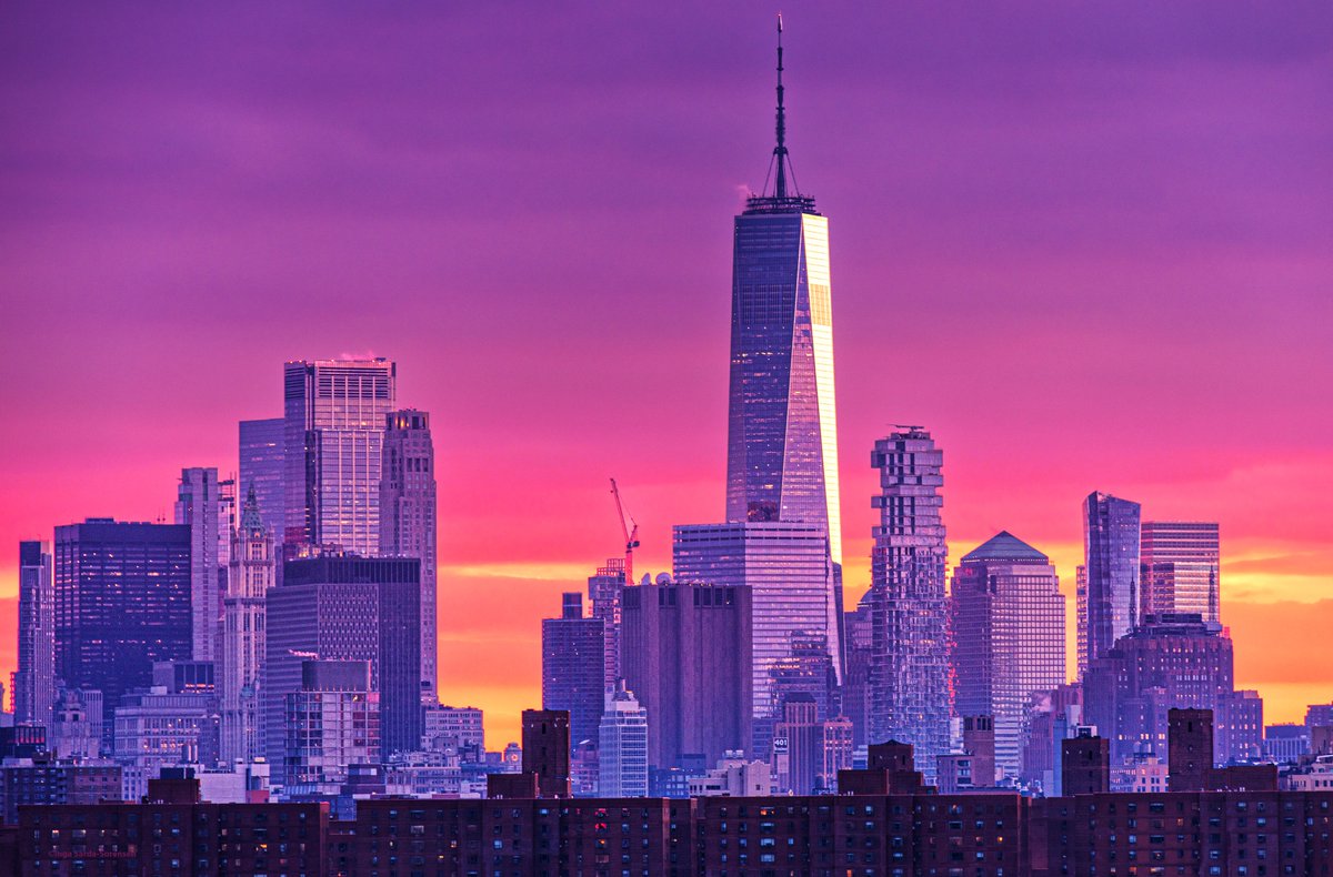 Splashes of pink, lavender &amp; gold in the #sunset skies above #NYC tonight.