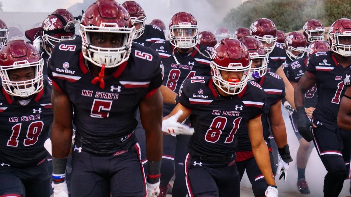 Blessed to receive my first FBS offer from New Mexico State!! <a href="/NMStateFootball/">New Mexico State Football</a> @coachkill_fb <a href="/CoachNDreiling/">Nate Dreiling</a>