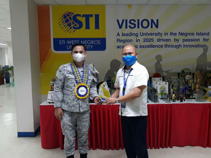 AFPRESCOfficial's tweet photo. The Command thru CDR RUEL GC NICOLAS PN, Dir., 5th AFP Reserve Center (VISCOM) facilitated the Turn Over of the donated Solar Lights and Awarding Ceremony to the personnel of 505th TASG, 5th TAS Bde Reserve on 28 January 2022. https://t.co/9XNxDHfhMe