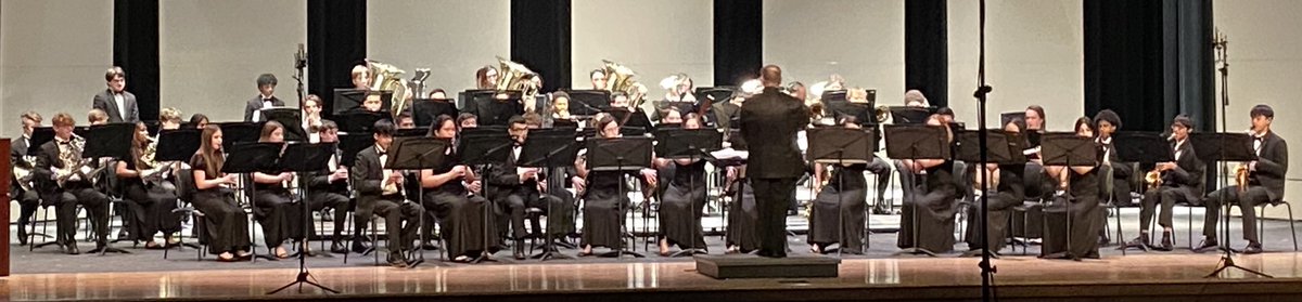 friscofinearts's tweet photo. Wonderful music being made tonight by the @memhsband https://t.co/KBw7Bt6aSX