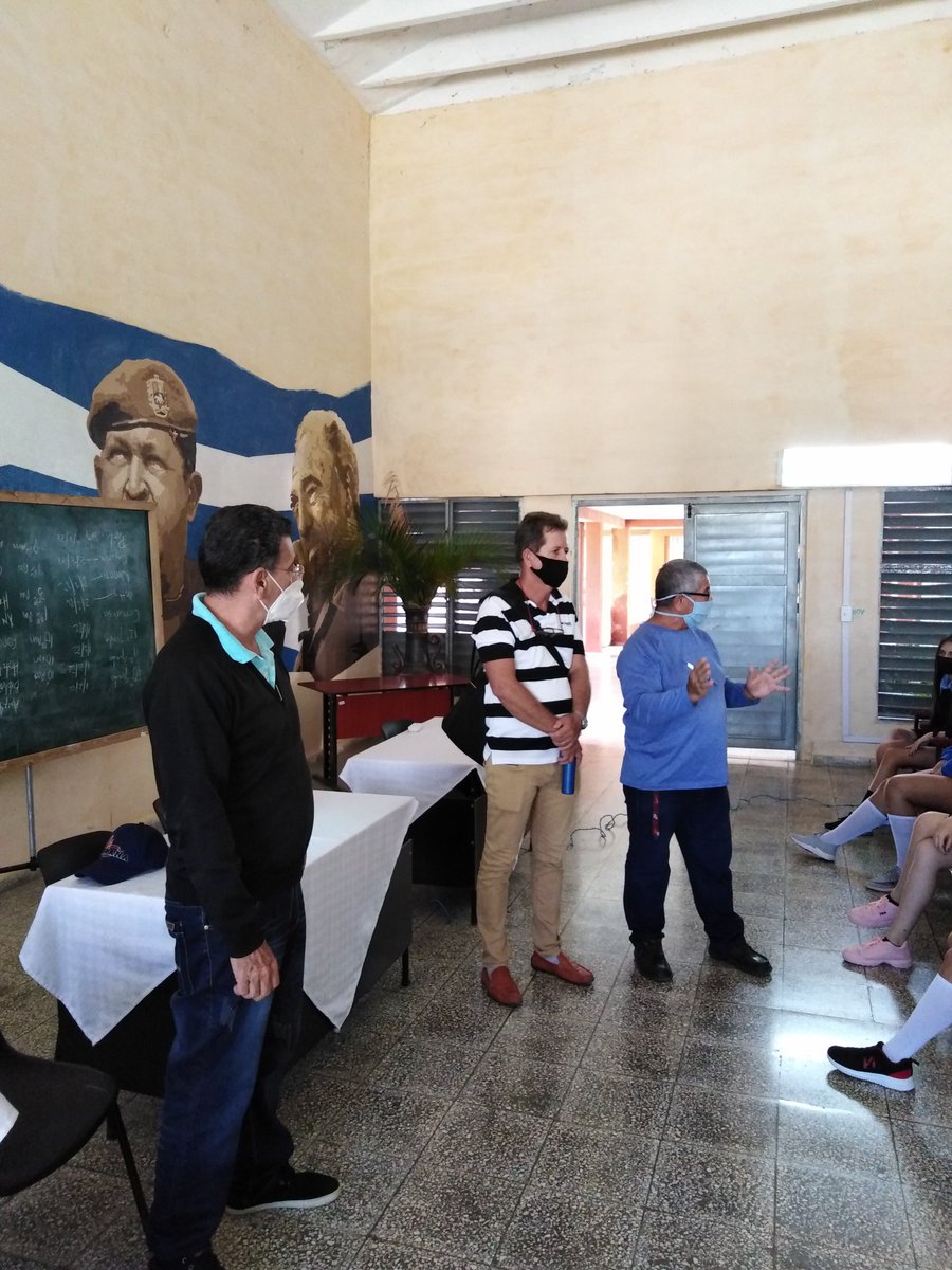 Se trabaja con las alumnas interesadas en el servicio femenino con conferencias especializadas que facilitan el conocimiento hacia su formación vocacional. <a href="/CubaMined/">MINED</a> <a href="/previllaclara/">Preuniversitario VC</a> <a href="/liemodpe/">liemo@dpe.vc.rimed.cu</a> <a href="/YumisleidyLina1/">Yumisleidy Linares Peralta</a> <a href="/FarinaEstevez/">Yoandry Fariña Estévez</a> <a href="/cira_pineiro/">Cira Piñeiro Alonso</a> <a href="/yudi_mercedes/">Yudi Mercedes Rodríguez Hernández</a>