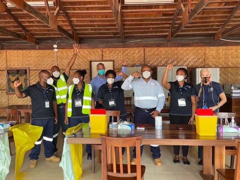 IntlSOSAU's tweet photo. Attention #Lae 🚨 the International SOS mobile #vaccination 💉team is ready to protect you and your family against #COVID-19 🙏💪 #internationalsos #dfat #png #pngbusiness https://t.co/Eb214lgR7s