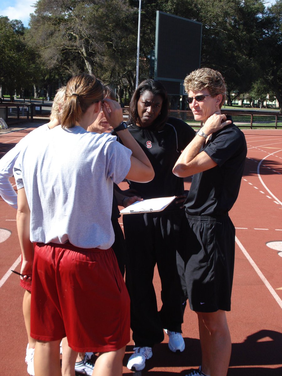 BobbieKelsey's tweet image. When the track times on the clip board do not equate to National Championship caliber…y’all look at my face…I’m totally disgusted🤣🤣🤣 #AnythingLessWouldBeUncivilized #Stanford2007To2011 #ItsThatSerious  @StanfordWBB