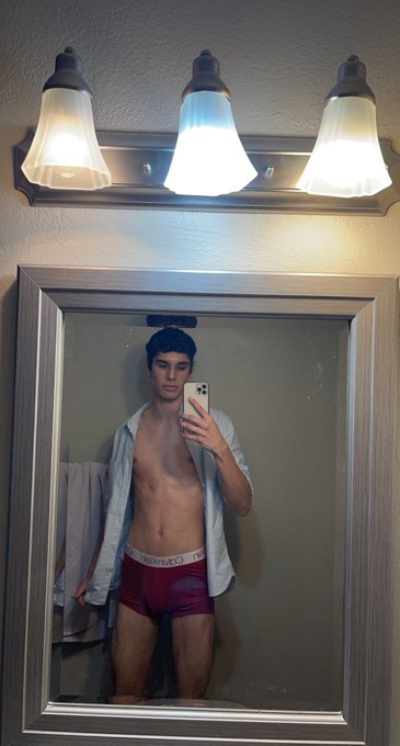 Michael - undress me https://t.co/QJvuZ0RMa7