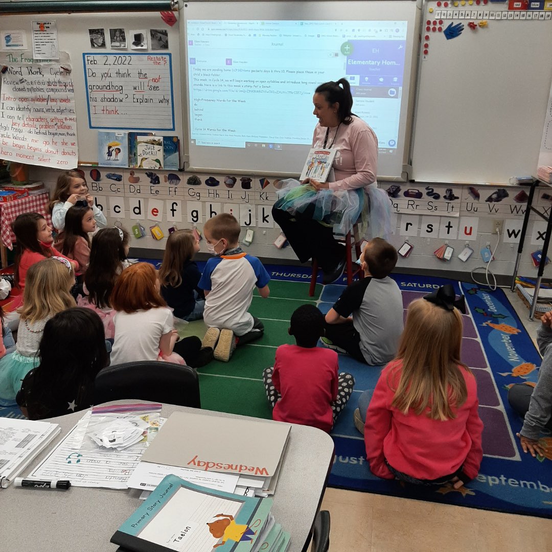 m_shoulta's tweet photo. We have been learning so much about acts of kindness at Deer Park! #bekinddcps @ranadiorio https://t.co/b54Wg4wxaV