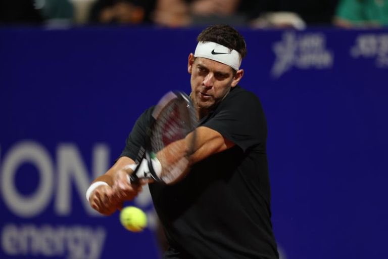Valenessi's tweet photo. "No tengo la fuerza que muchos creen. Lo di todo y este día no quería que llegue nunca. Creo que cumplí todos los sueños en el tenis y lo más difícil de lograr, que es el cariño de la gente". 

No hay palabras sólo decirte: GRACIAS 🇦🇷 https://t.co/5lUqoUnNzc