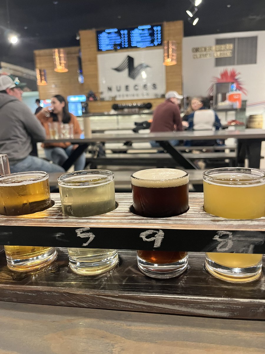 TeamGumball5's tweet photo. Great Harry Potter Night. Well at least they got great beer 🍺 😂. #PourEm #NuecesBrewing https://t.co/sY5D1RiN6S