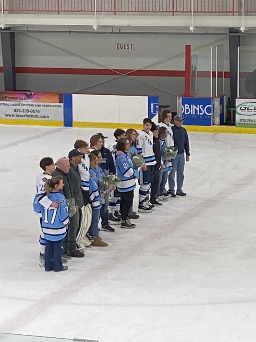 Congratulations seniors! <a href="/BpScores/">BPHockeyScores</a>